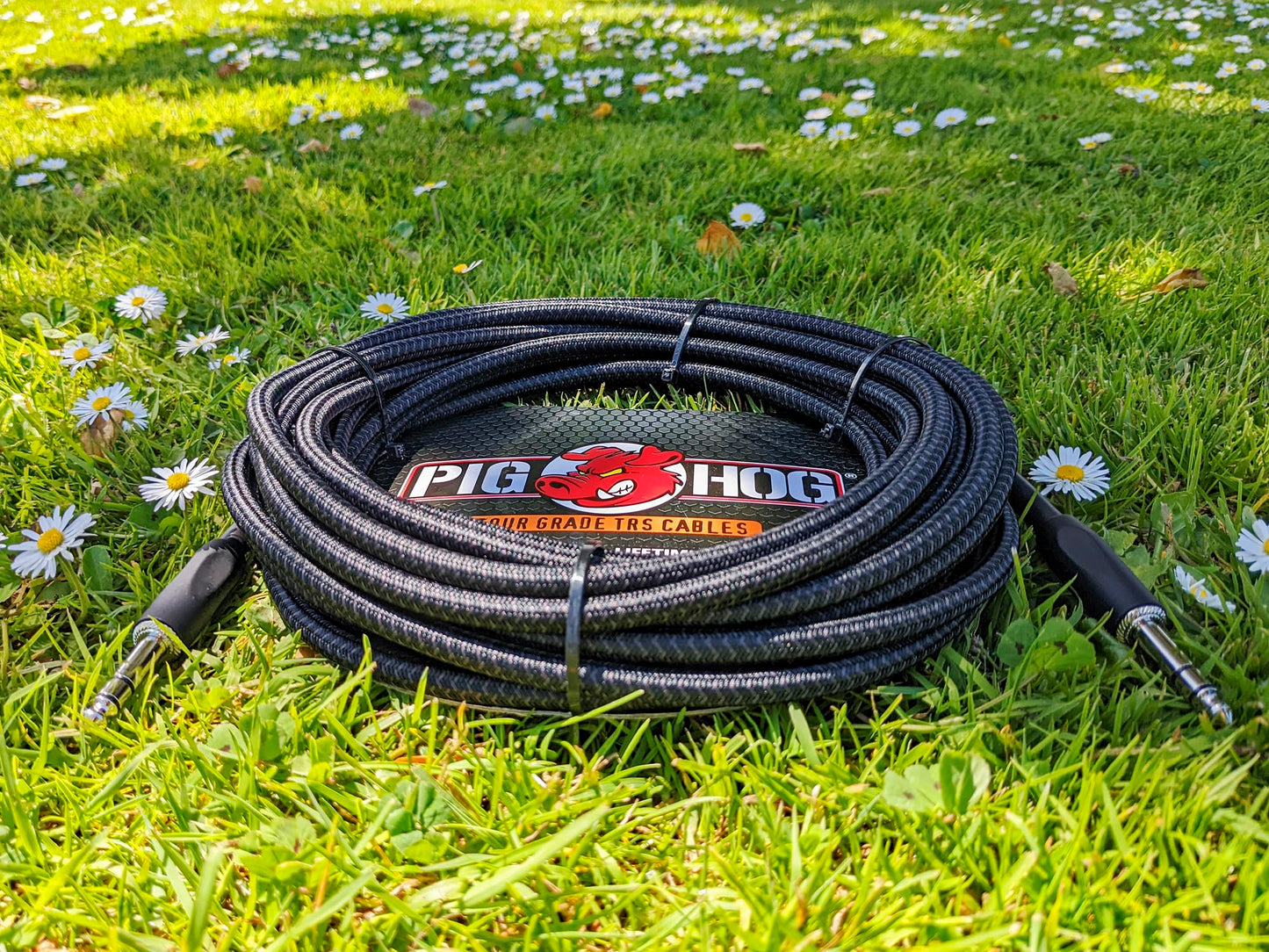 2x Pig Hog Tour Grade 18.5ft 1/4"-1/4" Cables - Straight to Right Angle