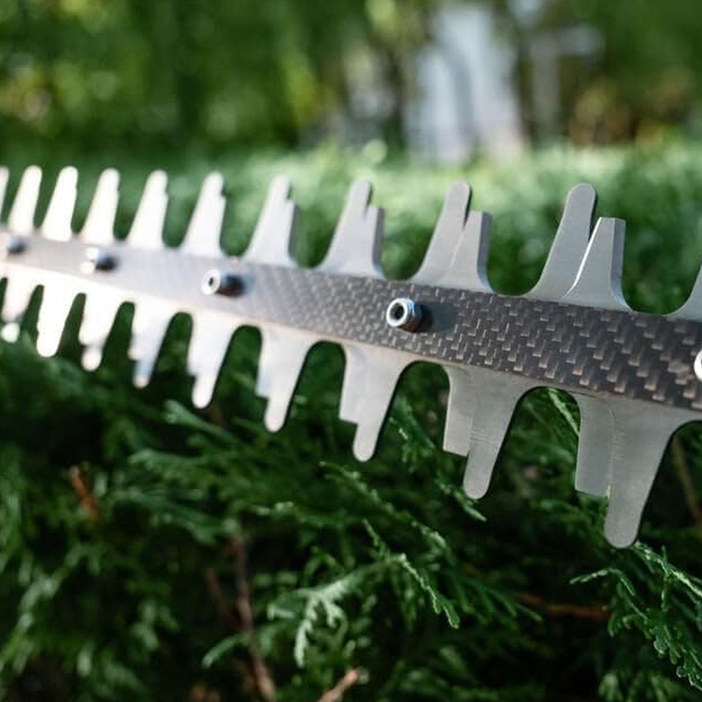 EGO Power+ 26" Electric Hedge Cordless Trimmer (HT2601) With 2.5Ah Battery And Standard Charger