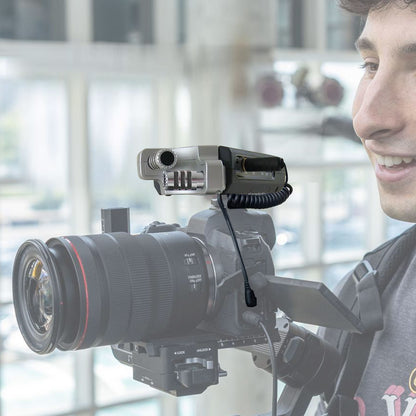 Zoom H5Studio Recorder + Hot Shoe Mount + SMC-1 Cable + 32GB SD + 2x AA Batteries Kit