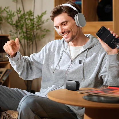 Hollyland LARK A1 Combo 2-Person Wireless Microphone System for Mobile Devices (Space Gray) with Content Creation Bundle