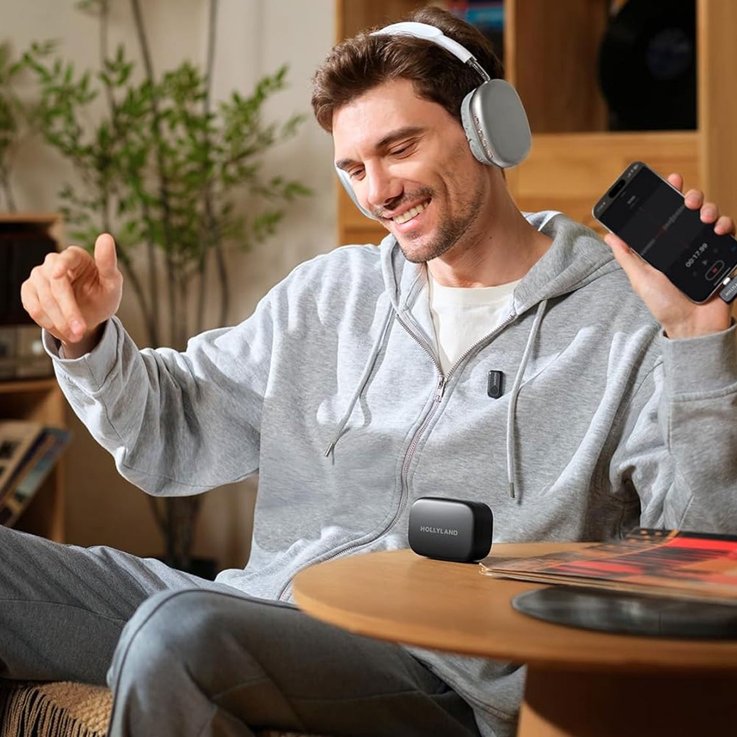 Hollyland LARK A1 Combo 2-Person Wireless Microphone System with USB-C and Lightning Connectors for Mobile Devices (Space Gray, 2.4 GHz)