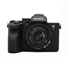 Sony a7 IV Mirrorless Camera with Sony FE 28-70mm f/3.5-5.6 OSS II Lens